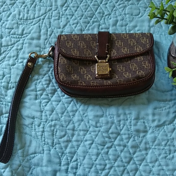 Purses - Picture 1 of 4